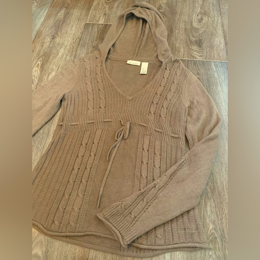 long sleeve pull over with hoodie